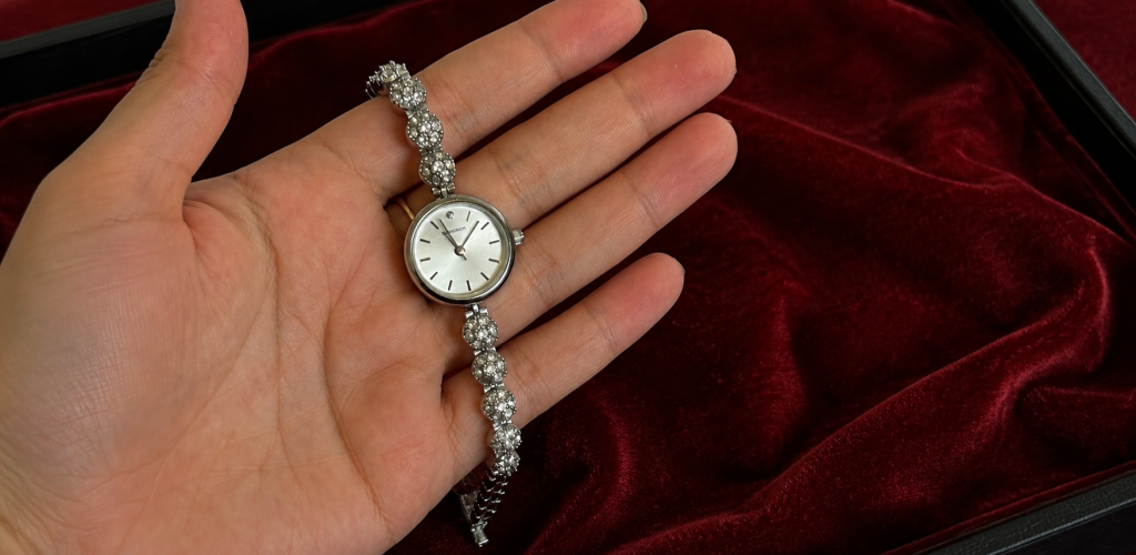 Ladies Vintage Silver Sekonda Watch With Sparkly Strap.